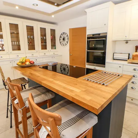 Larch House * פנרית'