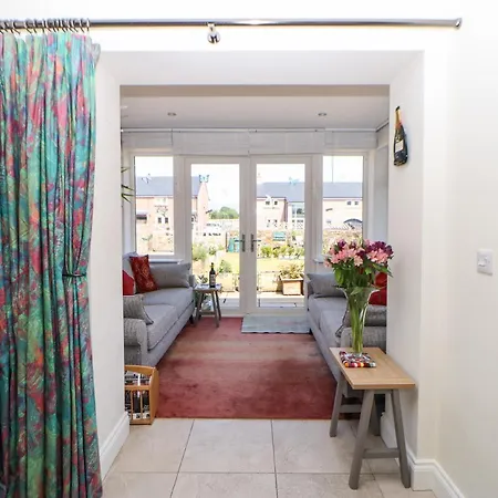 Larch House פנרית'