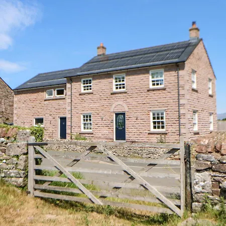 Larch House בית נופש *