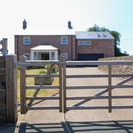 בית נופש Larch House פנרית'