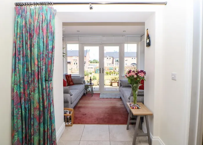 Larch House بنريث