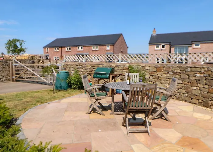 Larch House بنريث