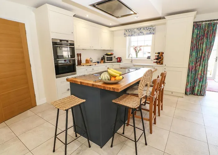 بيت للعطل Larch House بنريث